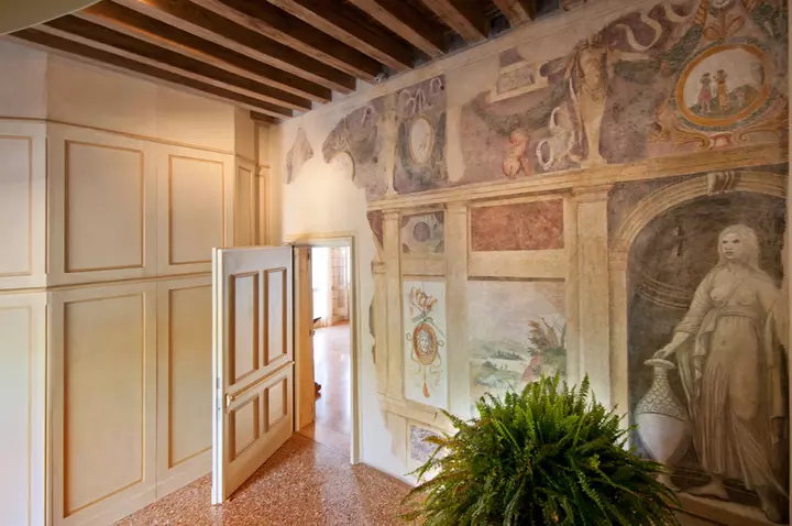 Villa dei vescovi salone affrescato