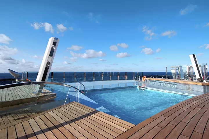 Nave crociera msc divina eikon plana piscina