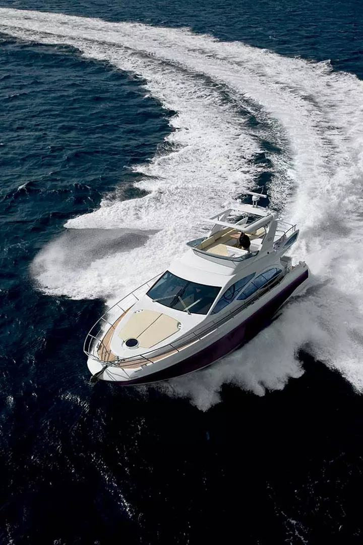 Yacht azimut plana esterno