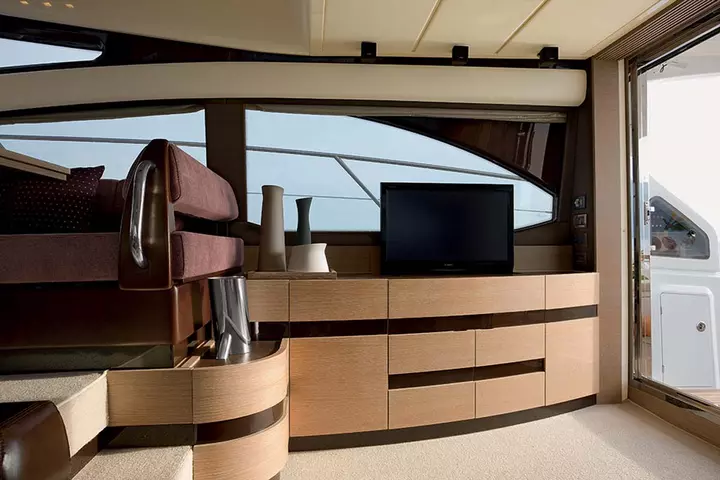 Yacht azimut plana zona relac