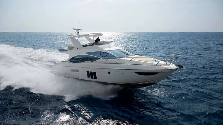 Yacht azimut plana panoramica