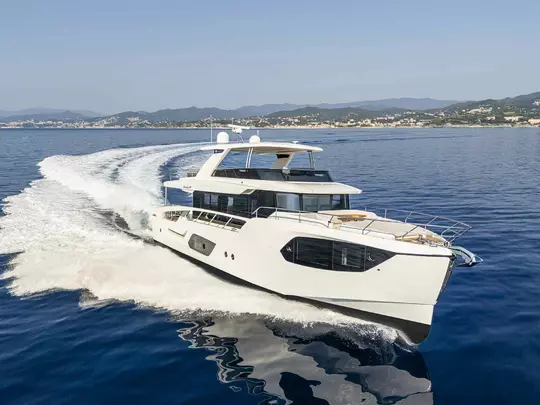 Absolute Navetta 70: il primo yacht allestito con l’innovativa serie Linea