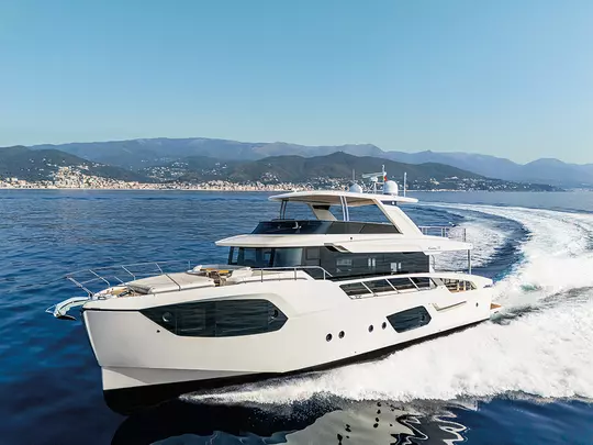 Absolute Navetta 70: il primo yacht allestito con l’innovativa serie Linea