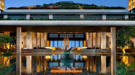 The-Apurva-Kempinski-Bali-Pendopo-Lobby-Web-Vpomc8